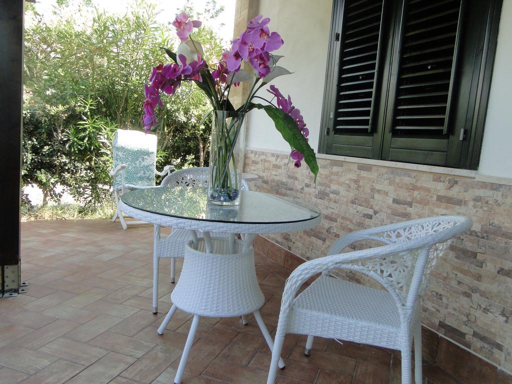 Le Vele Bed and Breakfast Campofelice Di Roccella Buitenkant foto