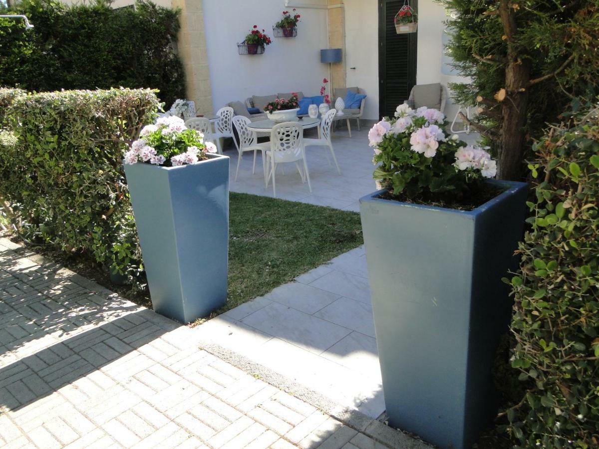 Le Vele Bed and Breakfast Campofelice Di Roccella Buitenkant foto