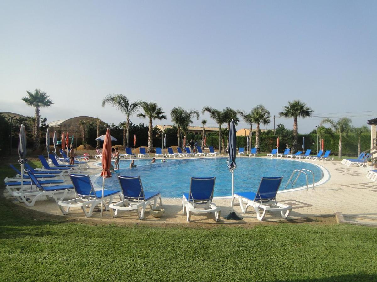 Le Vele Bed and Breakfast Campofelice Di Roccella Buitenkant foto